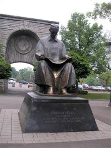 Tesla statue at Niagara Falls